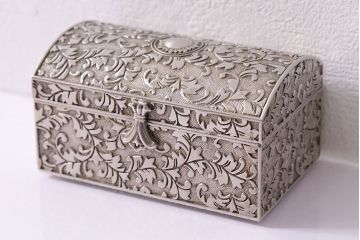 ビンテージ　イギリス　銀メッキ　メタル　小物入れ(アクセサリーケース、ジュエリーボックス、ヴィンテージ)(R-047003)