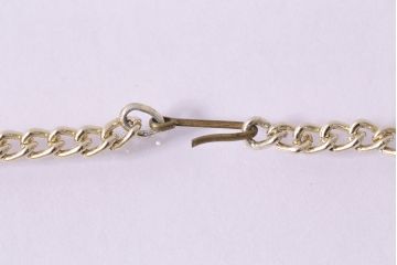 ヴィンテージアクセサリー　Exquisite　of　Solifull　薔薇飾り　ネックレス(ROSE、バラ、メタル、エナメル、ビンテージ)(R-047005)