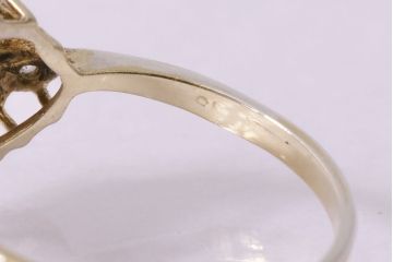 ヴィンテージアクセサリー　イギリス　9ct　Gold　ピンク・クリアクリスタル　リング(指輪、金、ビンテージ)(R-047008)
