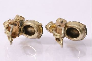 ヴィンテージアクセサリー　イギリス　グリーン・クリアストーン　イヤリング(ビンテージ)(R-047024)