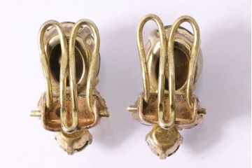 ヴィンテージアクセサリー　イギリス　グリーン・クリアストーン　イヤリング(ビンテージ)(R-047024)