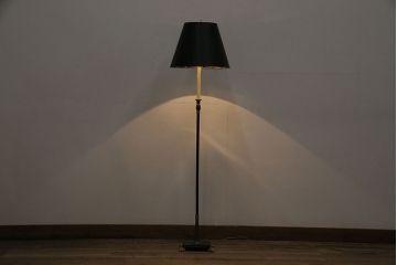 中古　FREDERICK COOPER(フレデリック・クーパー社)　高級品!脚のデザインがユニークなスタンドライト(照明、フロアスタンド)(R-047030)