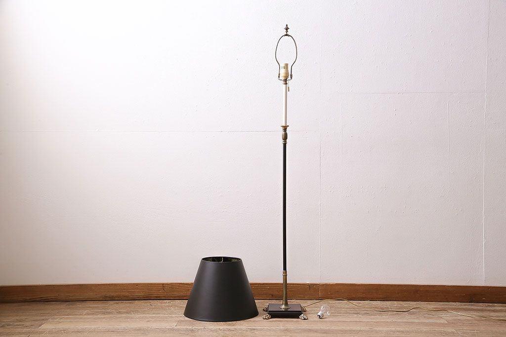 中古　FREDERICK COOPER(フレデリック・クーパー社)　高級品!脚のデザインがユニークなスタンドライト(照明、フロアスタンド)(R-047030)