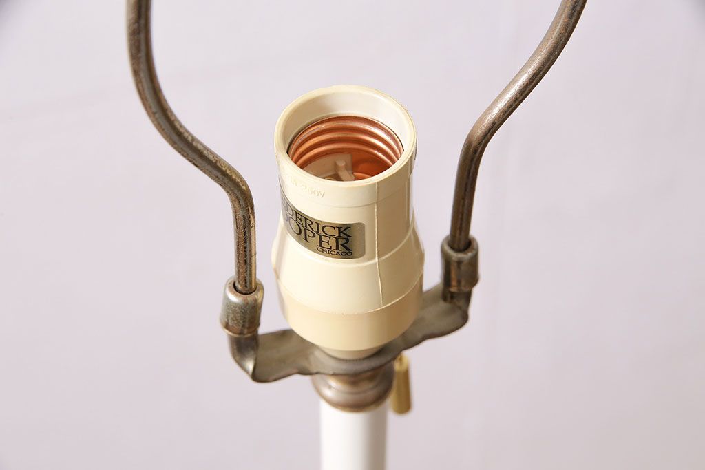 中古　FREDERICK COOPER(フレデリック・クーパー社)　高級品!脚のデザインがユニークなスタンドライト(照明、フロアスタンド)(R-047030)