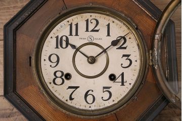 アンティーク時計　精工舎　TRADE(S)MARK　トレードマーク　SEIKO　セイコー　ゼンマイ式　コントラストが魅力的な八角型柱時計(SEIKOSHA、振り子時計、掛け時計、古時計)(R-047032)