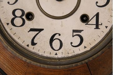 アンティーク時計　精工舎　TRADE(S)MARK　トレードマーク　SEIKO　セイコー　ゼンマイ式　コントラストが魅力的な八角型柱時計(SEIKOSHA、振り子時計、掛け時計、古時計)(R-047032)
