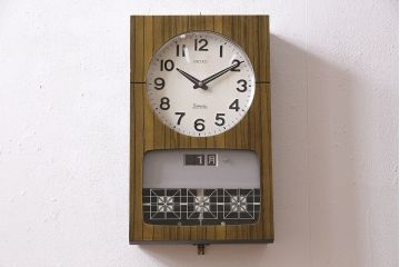 アンティーク時計　昭和レトロ　SEIKO　Sonola(セイコー・ソノーラ)　電池式　カレンダー付き　レトロな雰囲気漂う掛け時計(トランジスタ時計、柱時計)(R-047034)