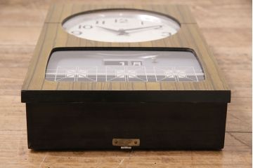 アンティーク時計　昭和レトロ　SEIKO　Sonola(セイコー・ソノーラ)　電池式　カレンダー付き　レトロな雰囲気漂う掛け時計(トランジスタ時計、柱時計)(R-047034)