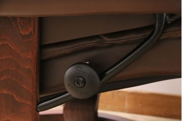 中古　EKORNES(エコーネス)　本革　ロイヤルシリーズ　オットマン付き　ストレスレスチェア(定価約46万円)(リクライニングチェア、アームチェア、椅子)(R-047035)
