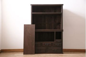 和製アンティーク　前面ヒノキ材・ケヤキ材　組子ガラスが目を引く渋い風合いの重ね戸棚(食器棚、収納棚)(R-047036)