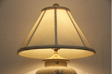 ヴィンテージ　高級品!ワンランク上の空間作りにおすすめな陶器製のランプ型照明(フロアランプ、間接照明、ビンテージ)(R-047037)