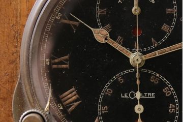 スイス　LECOULTRE(ルクルト)　木製置時計(R-047038)