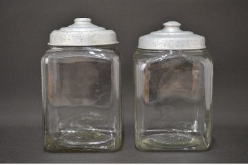 昭和レトロ　ガラス瓶2個セット(蓋付き、容器、硝子、ガラスビン)(R-047079)