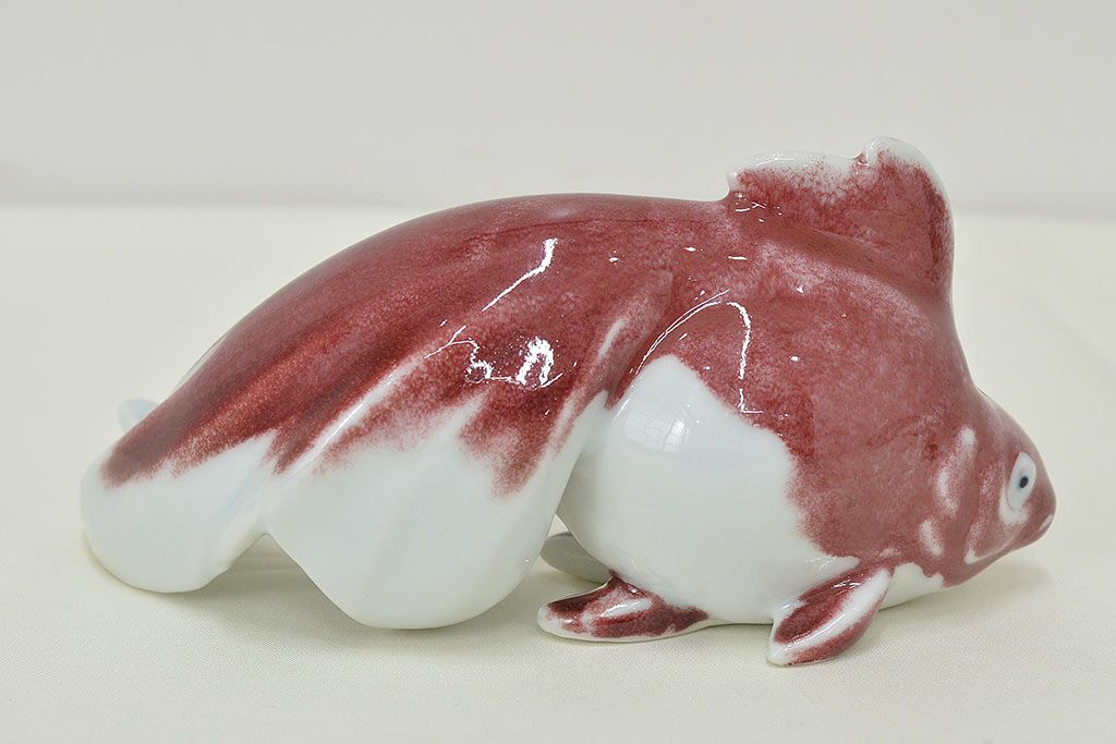 高木鳳子作　金魚一対　置物　共箱(磁器)(R-047087)