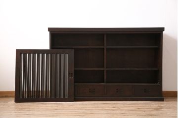 中古　旭川家具　北樹シリーズ　150K　樺材の濃い色合いが美しい茶棚(定価約27万円)(食器棚、サイドボード、収納棚)(R-047092)