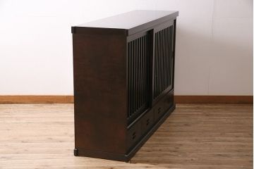 中古　旭川家具　北樹シリーズ　150K　樺材の濃い色合いが美しい茶棚(定価約27万円)(食器棚、サイドボード、収納棚)(R-047092)