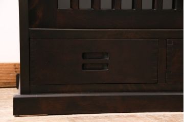 中古　旭川家具　北樹シリーズ　150K　樺材の濃い色合いが美しい茶棚(定価約27万円)(食器棚、サイドボード、収納棚)(R-047092)