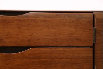 北欧ヴィンテージ　チーク材　丸みを帯びた取っ手がお洒落なサイドボード(収納棚、ビンテージ)(R-047093)