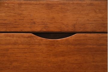 北欧ヴィンテージ　チーク材　丸みを帯びた取っ手がお洒落なサイドボード(収納棚、ビンテージ)(R-047093)