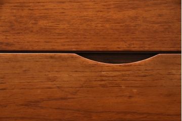 北欧ヴィンテージ　チーク材　丸みを帯びた取っ手がお洒落なサイドボード(収納棚、ビンテージ)(R-047093)