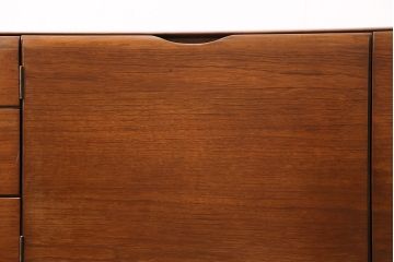 北欧ヴィンテージ　チーク材　丸みを帯びた取っ手がお洒落なサイドボード(収納棚、ビンテージ)(R-047093)