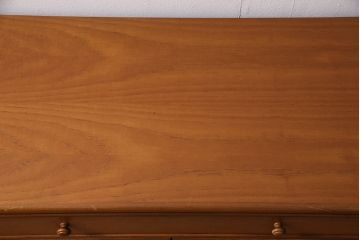 北欧ヴィンテージ　チーク材　木の温かみを感じるどっしりとしたサイドボード(収納棚、ビンテージ)(R-047094)