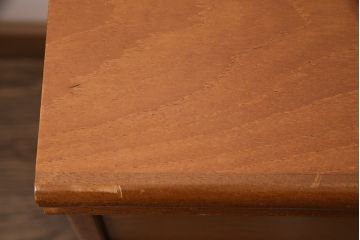 北欧ヴィンテージ　チーク材　木の温かみを感じるどっしりとしたサイドボード(収納棚、ビンテージ)(R-047094)