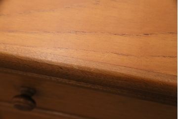 北欧ヴィンテージ　チーク材　木の温かみを感じるどっしりとしたサイドボード(収納棚、ビンテージ)(R-047094)