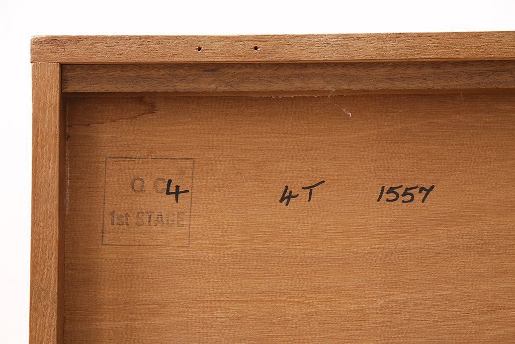 北欧ヴィンテージ　チーク材　木の温かみを感じるどっしりとしたサイドボード(収納棚、ビンテージ)(R-047094)