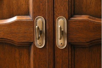 中古　DREXEL HERITAGE(ドレクセルヘリテイジ)　TRIUNE(トライユン)シリーズ　マホガニー材　ホールチェスト(定価約30万円)(収納棚、戸棚、サイドキャビネット)(R-047103)