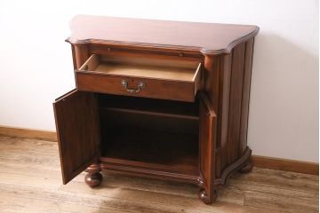 中古　DREXEL HERITAGE(ドレクセルヘリテイジ)　深い色合いが高級感を醸し出すサイドボード(収納棚、戸棚)(R-047104)