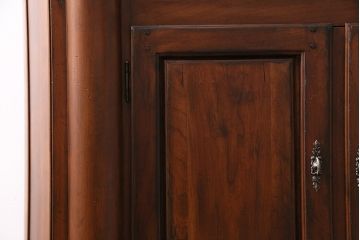 中古　DREXEL HERITAGE(ドレクセルヘリテイジ)　深い色合いが高級感を醸し出すサイドボード(収納棚、戸棚)(R-047104)