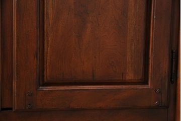 中古　DREXEL HERITAGE(ドレクセルヘリテイジ)　深い色合いが高級感を醸し出すサイドボード(収納棚、戸棚)(R-047104)