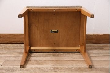 イギリスヴィンテージ　HERBERT E. GIBBS(ハーバート・E・ギブス)　チーク材　ブラウン座面がお洒落な角型スツール(チェア、椅子、ビンテージ)(R-047105)