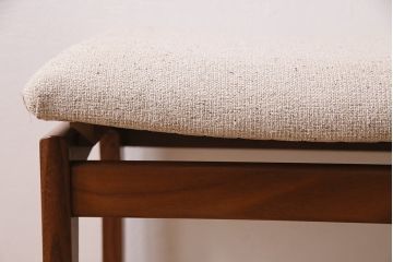 北欧ヴィンテージ　G-PLAN(ジープラン)　脚のデザインが個性的な木製スツール(チェア、椅子、ビンテージ)(R-047106)