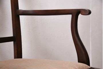 フランスアンティーク　マホガニー材　高級品!華奢なシルエットと背もたれの意匠が美しいチェア(サロンチェア、アームチェア、椅子)(R-047109)