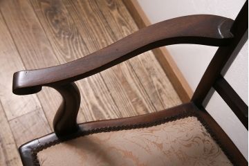 フランスアンティーク　マホガニー材　高級品!華奢なシルエットと背もたれの意匠が美しいチェア(サロンチェア、アームチェア、椅子)(R-047110)
