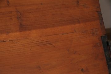 和製アンティーク　前面ケヤキ材　使い込まれた風合いが味わい深い時代箪笥ローボード(引き出し、チェスト、衣装箪笥)(R-047113)