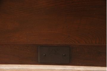 和製アンティーク　前面ケヤキ材　使い込まれた風合いが味わい深い時代箪笥ローボード(引き出し、チェスト、衣装箪笥)(R-047113)