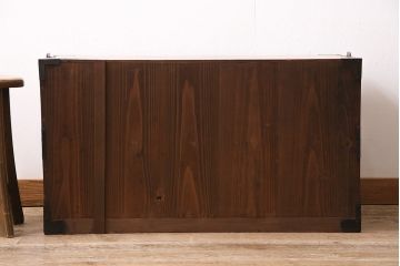 和製アンティーク　前面ケヤキ材　使い込まれた風合いが味わい深い時代箪笥ローボード(引き出し、チェスト、衣装箪笥)(R-047113)