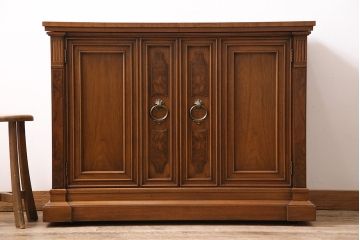 中古　DREXEL HERITAGE(ドレクセルヘリテイジ)　FRANCESCA(フランチェスカ)シリーズ　拡張式の天板が付いたサイドボード(サーバー、カウンター、収納棚)(R-047116)