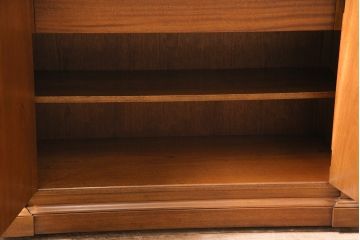 中古　DREXEL HERITAGE(ドレクセルヘリテイジ)　FRANCESCA(フランチェスカ)シリーズ　拡張式の天板が付いたサイドボード(サーバー、カウンター、収納棚)(R-047116)