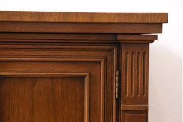 中古　DREXEL HERITAGE(ドレクセルヘリテイジ)　FRANCESCA(フランチェスカ)シリーズ　拡張式の天板が付いたサイドボード(サーバー、カウンター、収納棚)(R-047116)