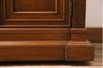 中古　DREXEL HERITAGE(ドレクセルヘリテイジ)　FRANCESCA(フランチェスカ)シリーズ　拡張式の天板が付いたサイドボード(サーバー、カウンター、収納棚)(R-047116)