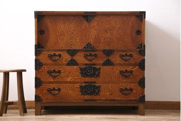 中古　伝統工芸　岩谷堂箪笥　脚付きリメイク　ダイナミックな杢目が堪能できる整理箪笥(収納棚、戸棚、引き出し、和タンス)(R-047120)
