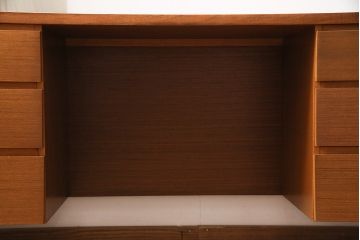イギリスヴィンテージ　Austinsuite(オースティンスイート)　チーク材　　北欧スタイルにぴったりなスツール付きドレッサー(鏡台、ビンテージ)(R-047124)