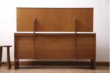 イギリスヴィンテージ　Austinsuite(オースティンスイート)　チーク材　　北欧スタイルにぴったりなスツール付きドレッサー(鏡台、ビンテージ)(R-047124)