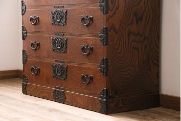 中古　伝統工芸　岩谷堂箪笥　天板リメイク・極厚手栗無垢材　ダイナミックな杢目を堪能できる衣装タンス(引き出し、チェスト)(R-047125)
