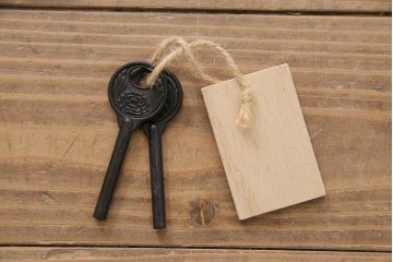 中古　伝統工芸　岩谷堂箪笥　天板リメイク・極厚手栗無垢材　ダイナミックな杢目を堪能できる衣装タンス(引き出し、チェスト)(R-047125)