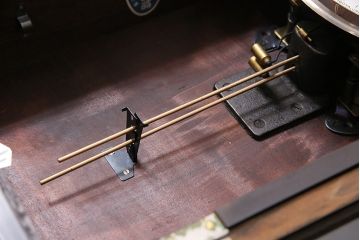 ヴィンテージ時計　昭和中期　Meiji(明治時計社)　21DAY　手巻き式　コントラストが格好良い振り子時計(掛け時計、柱時計、古時計、ビンテージ)(R-047129)